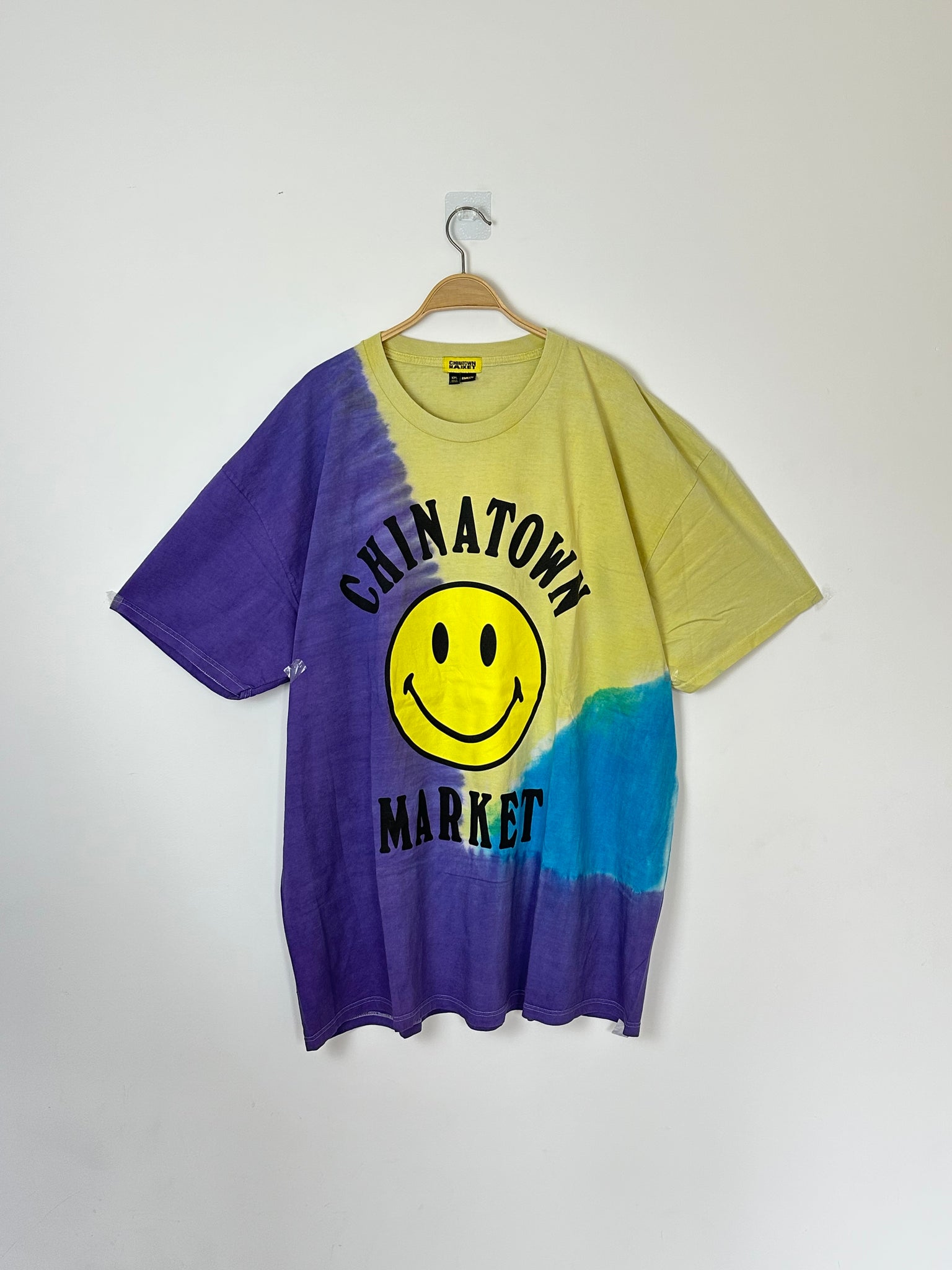 Chinatown Market X Smiley TieDIE Oversized T (XXL)